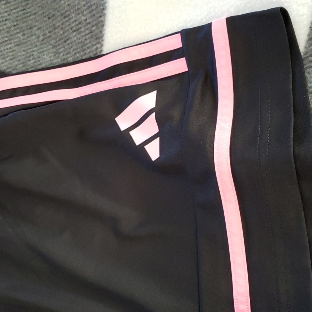 Adidas 5" Inseam Short Never Worn - Picture 2 of 9
